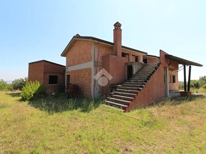 Casa quadrilocale in vendita in Contrada Castrogno, Teramo