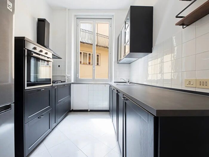 Appartamento con 6 locali in vendita in Corso Magenta, Genova