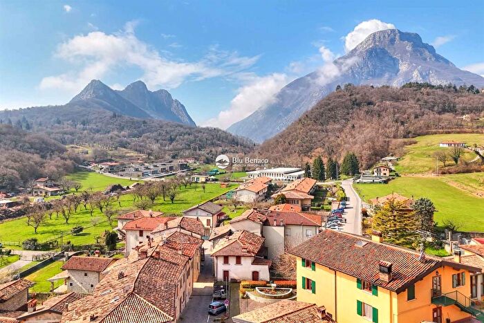 Casa in vendita in Gargnano