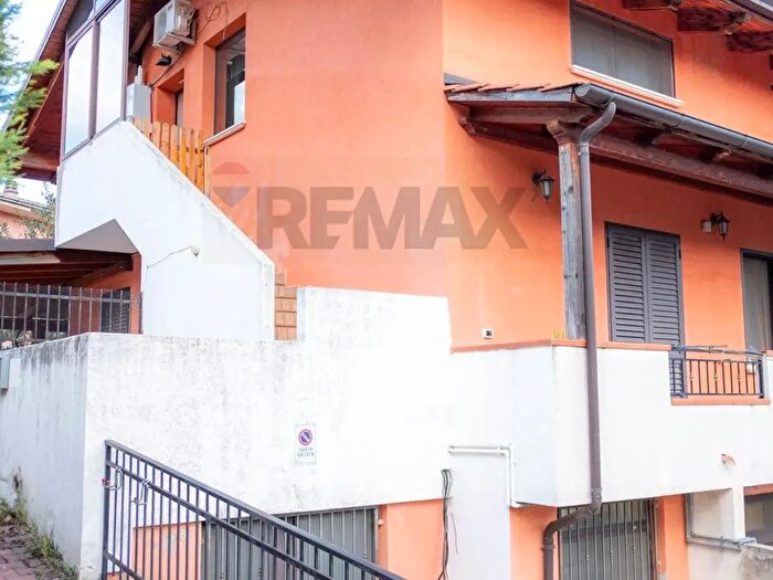 Appartamento con 5 locali in vendita in Via Beato Josèmaria Escrivà, Cerisano