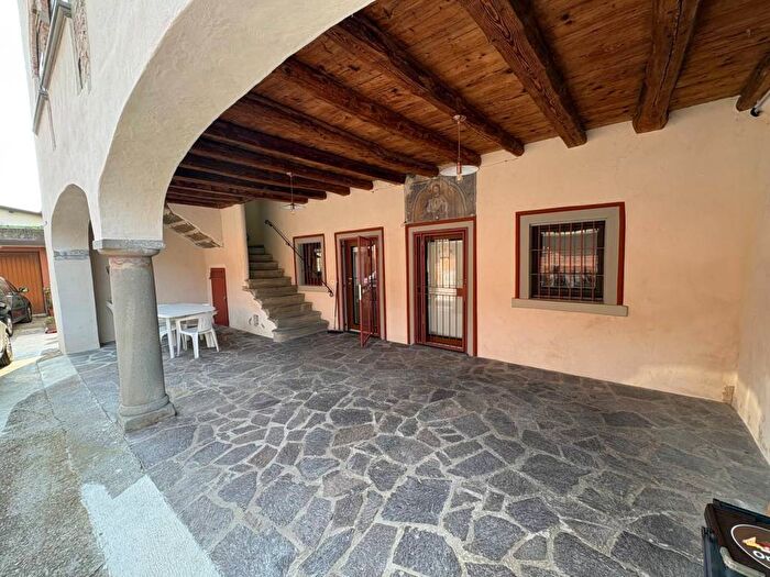 Appartamento trilocale in affitto in Via Michelangelo da Caravaggio, Centro, Clusone