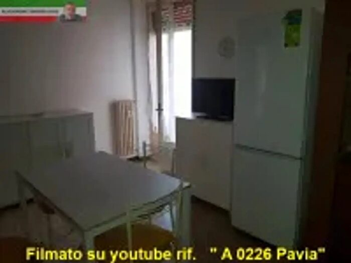Appartamento quadrilocale in affitto in Via Simonetta, Pavia