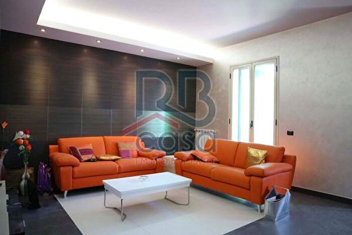 Appartamento con 5 locali in vendita in Via Vittorio Veneto, Ispica