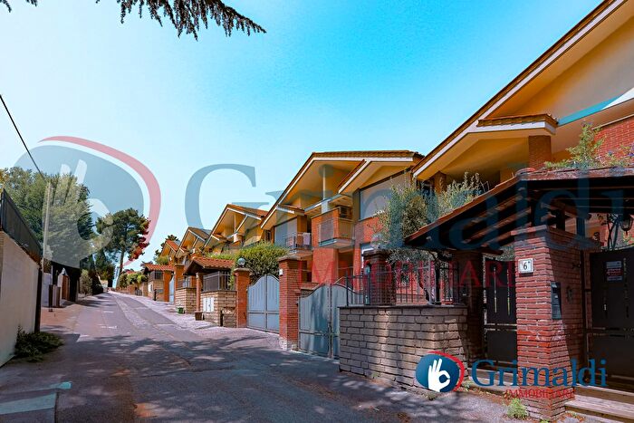 Appartamento bilocale in vendita in Via Giuseppe Cossu, Roma