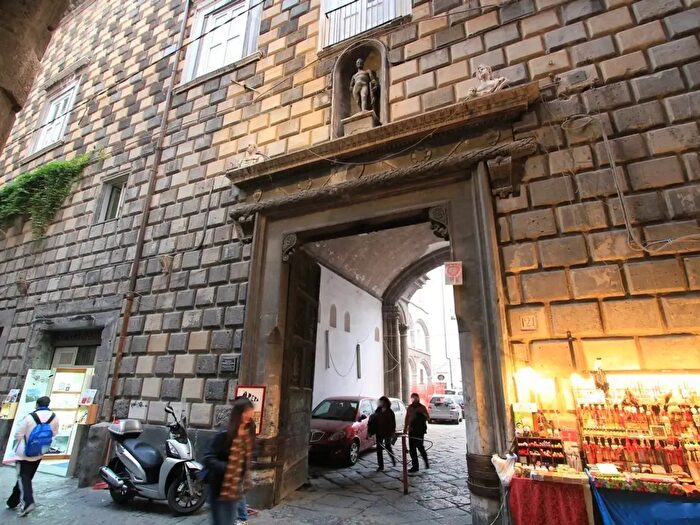 Appartamento monolocale in affitto in Via San Biagio dei Librai, Napoli