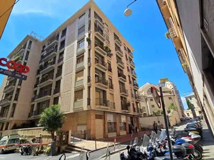 Appartamento quadrilocale in vendita in Via Capo di Santa Chiara, Genova