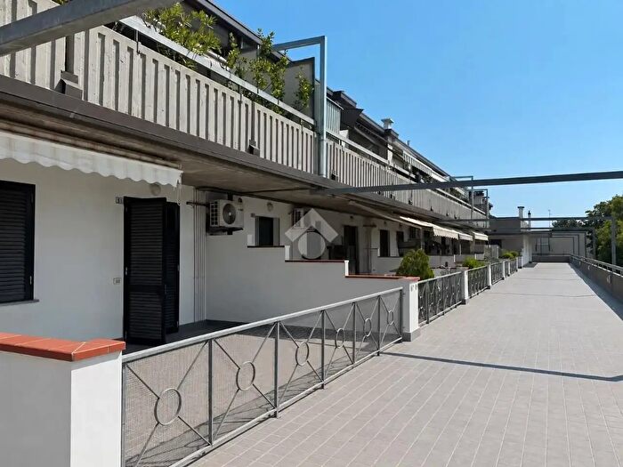 Appartamento trilocale in vendita in Viale del Pescatore, Ravenna