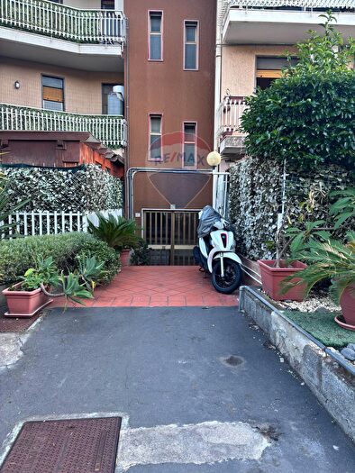 Appartamento con 5 locali in vendita in Via Acicastello, Aci Castello