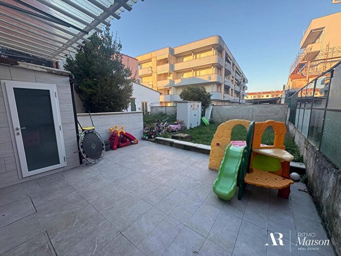 Appartamento con 5 locali in vendita in Via Colombina, Campi Bisenzio