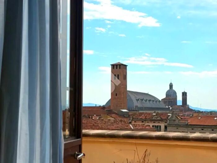 Appartamento trilocale in vendita in Riviera dei Ponti Romani, Padova