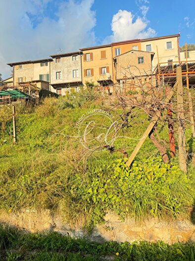 Casa con 5 locali in vendita in Pietrasanta