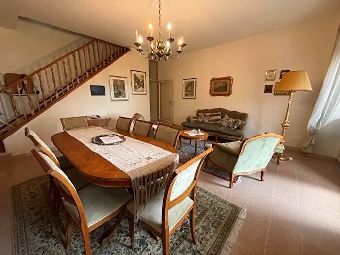 Casa con 7 locali in vendita in Via Beatrice, Perugia