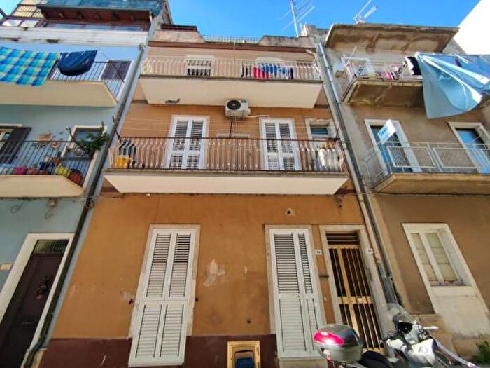 Appartamento con 5 locali in vendita in Via Gaetano Catra, Ragusa