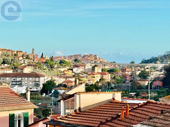 Appartamento con 6 locali in vendita in Via dalla Chiesa di Caramagna, Imperia