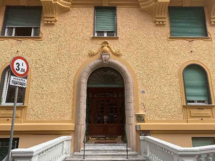 Appartamento con 6 locali in affitto in Via Antonio Crocco, Castelletto, Genova