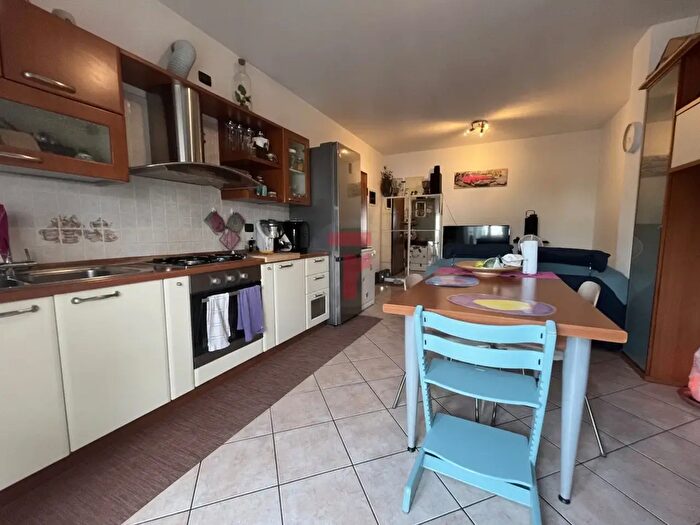 Appartamento trilocale in vendita in Via Oglio, Padova