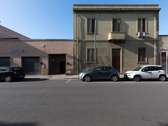 Casa con 10 locali in vendita in Selargius
