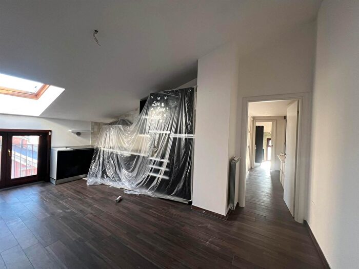 Appartamento trilocale in vendita in Via degli Etruschi, Salerno