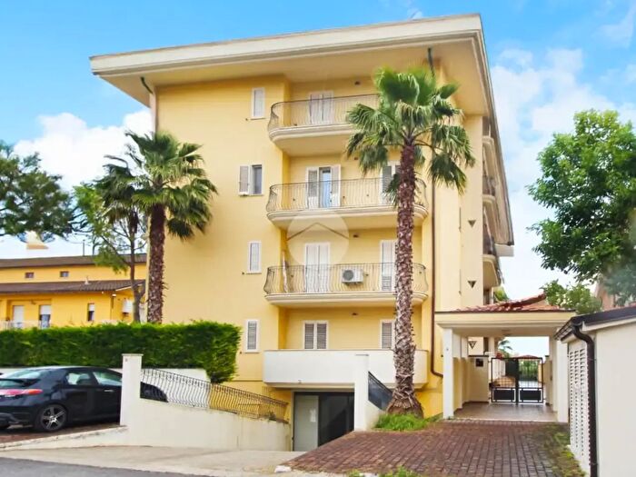 Appartamento trilocale in vendita in Via Marchianò, Alba Adriatica