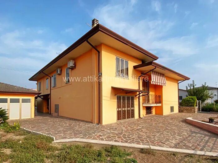 Casa in vendita in Via dello Sport, Boara Pisani