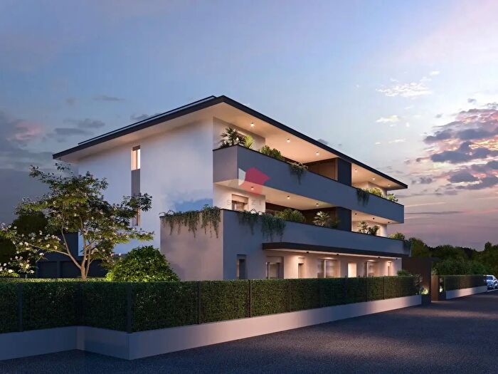 Appartamento con 5 locali in vendita in Via Goffredo Mameli, Venezia