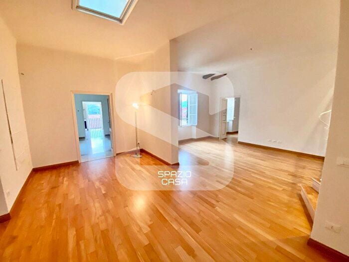 Casa con 6 locali in affitto in Via Cesare Battisti, Piazza Napoleone San Michele, Lucca