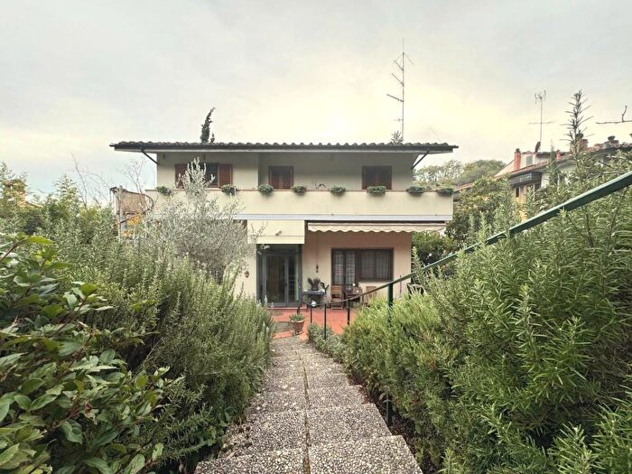 Casa con 13 locali in vendita in Via delle Fonti, Bagno A Ripoli