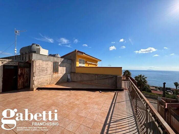 Appartamento con 5 locali in vendita in Via Giuseppe Garibaldi, Acquedolci