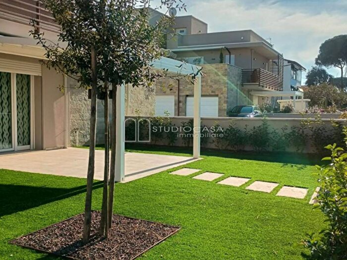 Appartamento trilocale in affitto in Tirrenia, Pisa