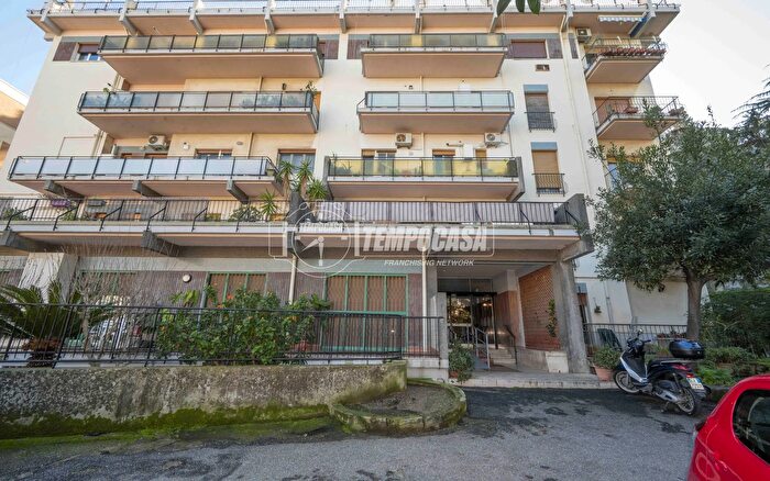 Appartamento quadrilocale in vendita in Viale Regina Margherita, Messina