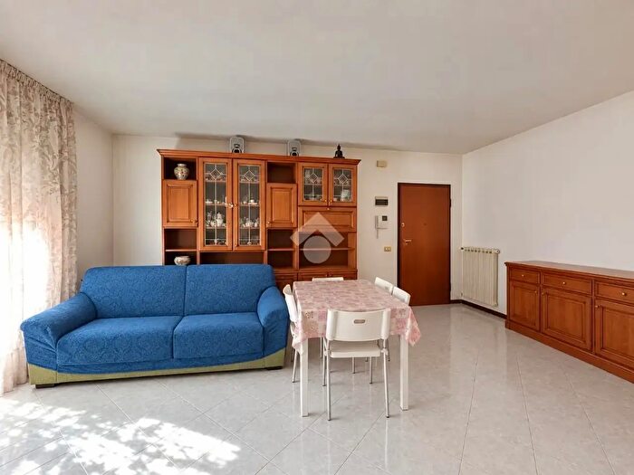 Appartamento quadrilocale in vendita in Via Terradura, Masera' Di Padova