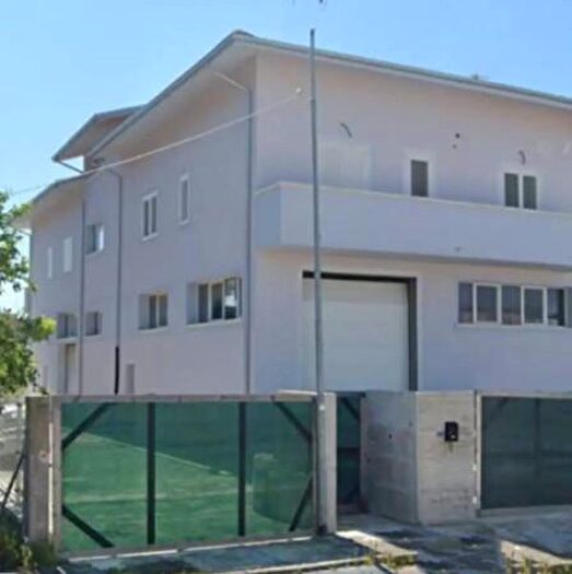 Casa con 6 locali in vendita in Via dellAgricoltura, Falconara Marittima
