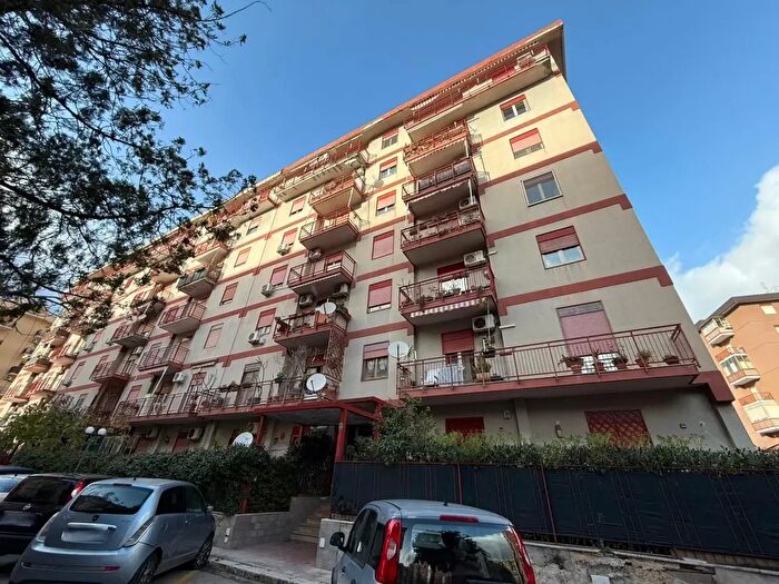 Appartamento quadrilocale in vendita in Passaggio Vincenzo Petrigni, Palermo