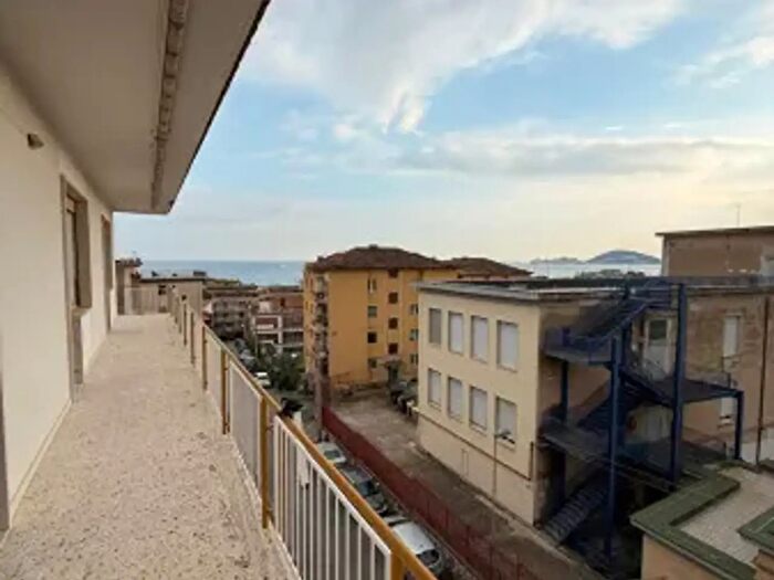 Appartamento quadrilocale in vendita in Via Virgilio, Formia