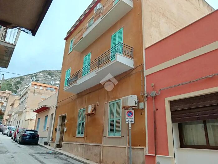 Appartamento quadrilocale in vendita in Via Catania, Erice