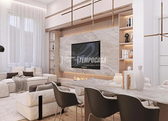 Appartamento quadrilocale in vendita in Via Ippolito Caffi, Belluno