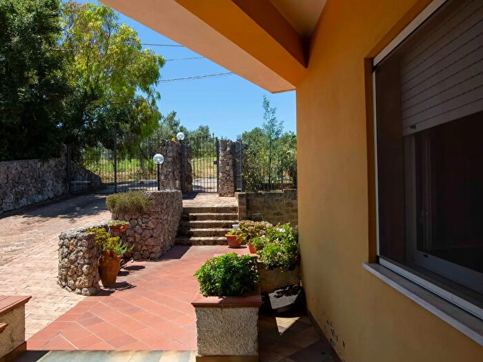 Casa con 5 locali in vendita in Via dei Garofani, Catanzaro