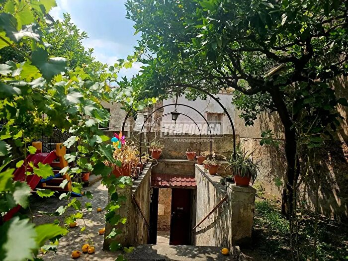 Casa quadrilocale in vendita in Avella