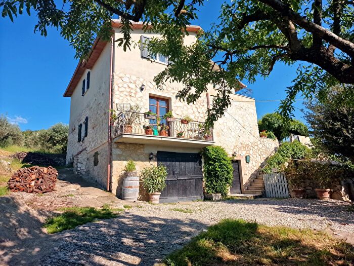 Casa con 6 locali in vendita in Sp, Montecchio