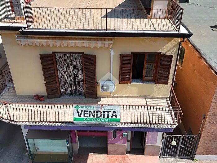 Casa trilocale in vendita in Via Luigi Einaudi, Cervinara