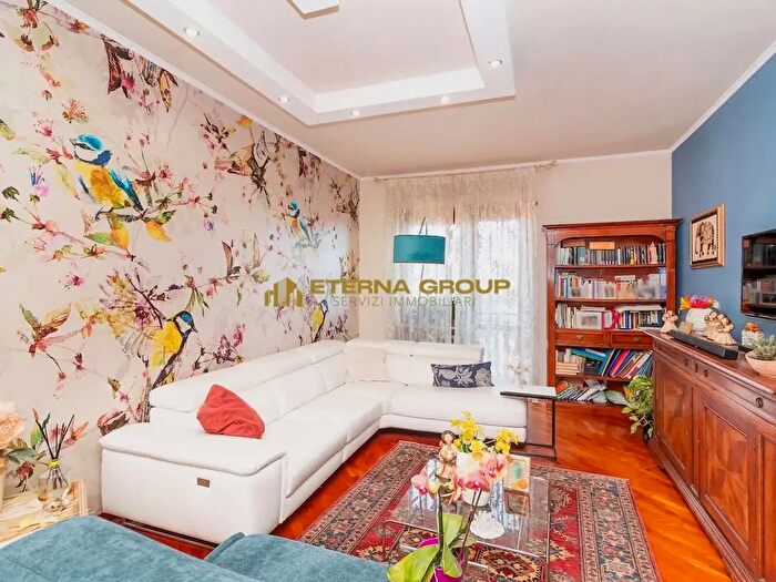 Casa con 5 locali in vendita in Via Montenero, Moncalieri