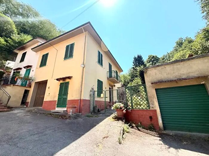Casa con 6 locali in vendita in Via Vecchia Pisana, Lastra A Signa