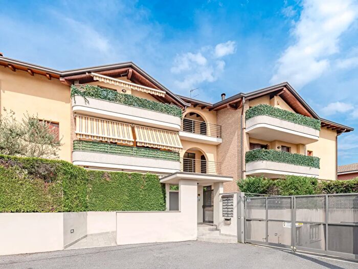 Appartamento trilocale in vendita in Via Cardinal Ferrari, Giussano
