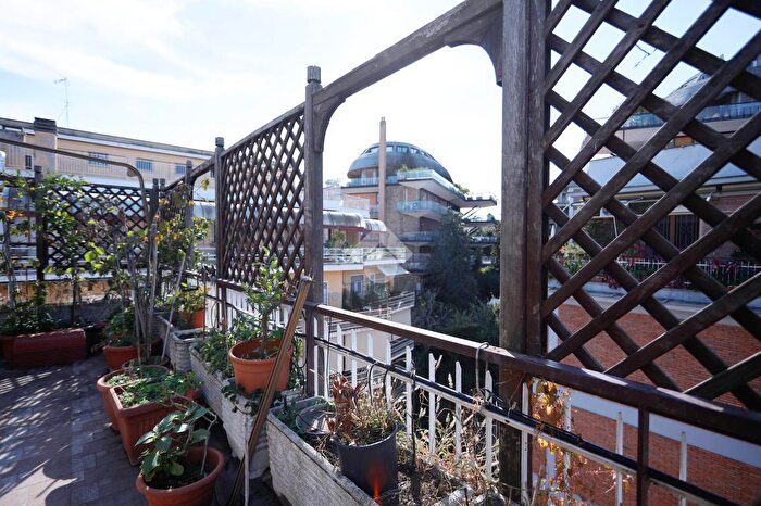 Appartamento quadrilocale in vendita in Via Pier Luigi Sagramoso, Roma