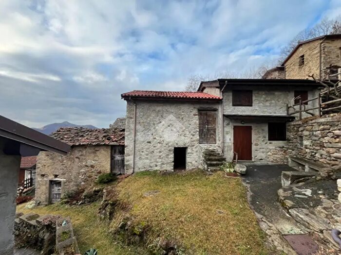 Casa bilocale in vendita in Localita Lornico, Bellano
