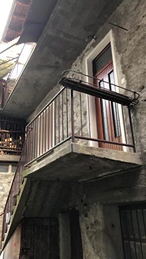 Casa con 10 locali in vendita in Ponte In Valtellina