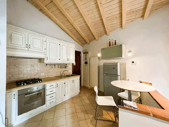 Casa bilocale in vendita in Camaiore