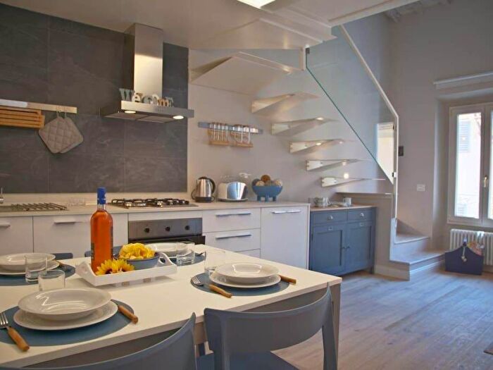 Appartamento trilocale in affitto in Via di San Niccolò, San Niccolò, Firenze