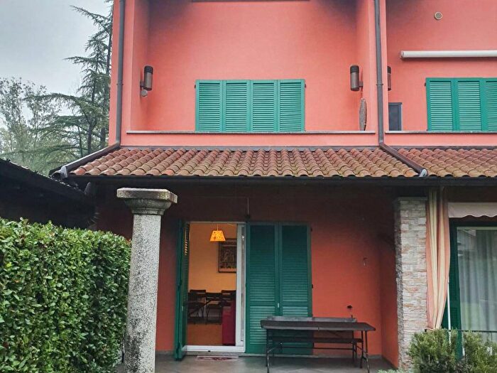 Casa quadrilocale in affitto in Centro, Monvalle