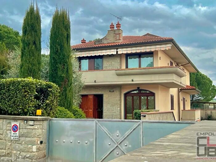 Casa con 10 locali in vendita in a Pietro Grocco, Vinci